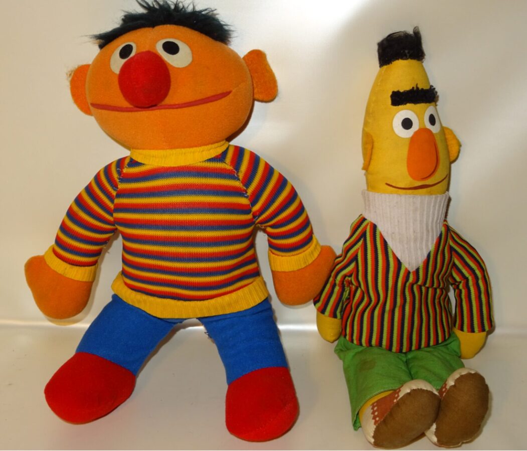 Ernie und Bert Plüschfigur 32-38cm Sesamstrasse 